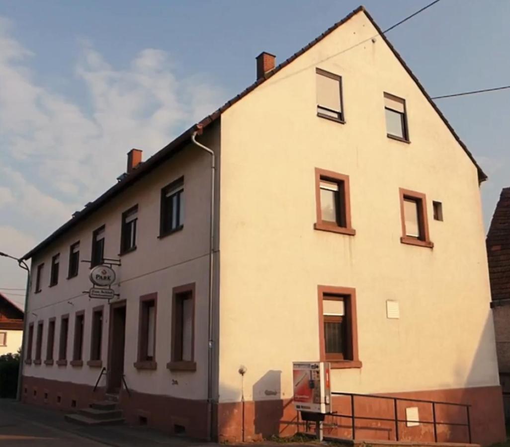 Gasthaus Zum Schloss Lemberg Exteriér fotografie